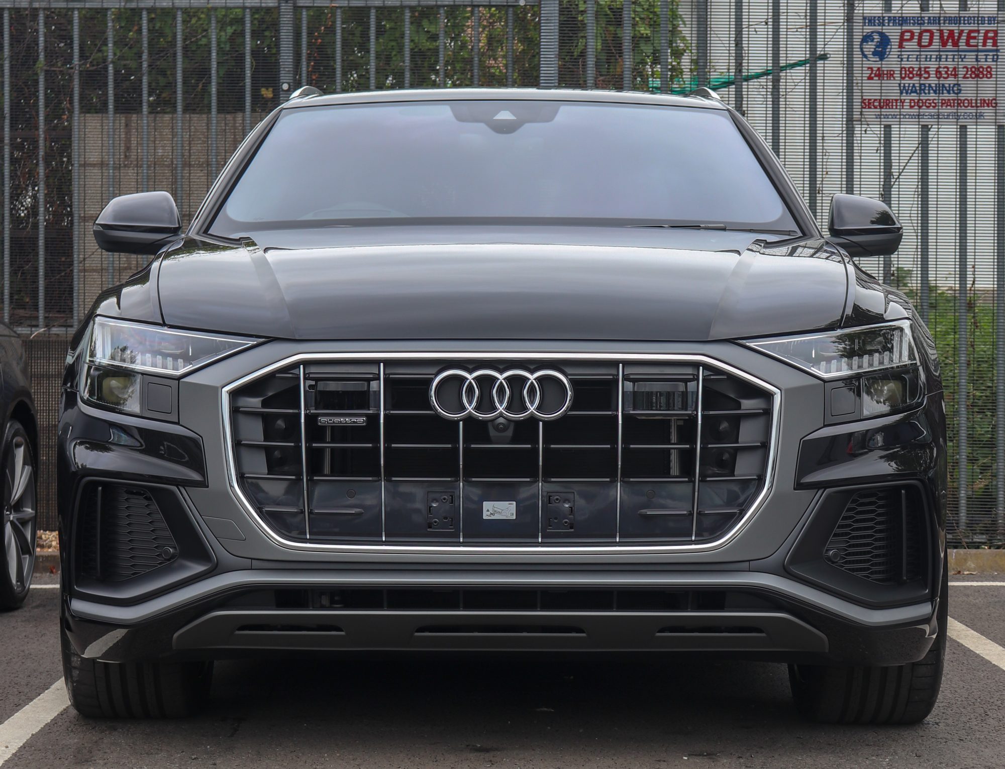 Audi Q8, front view