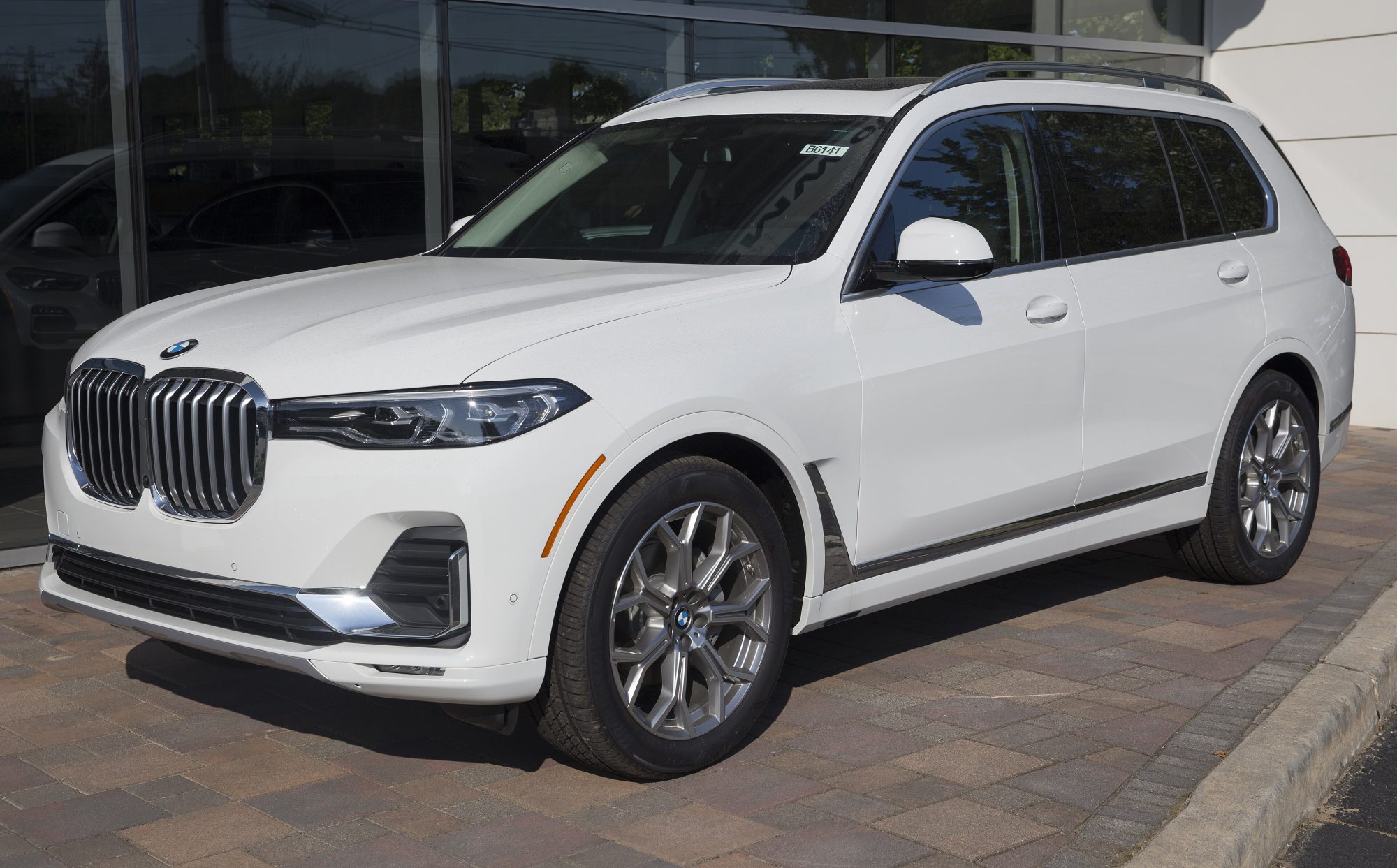 BMW X7, front view