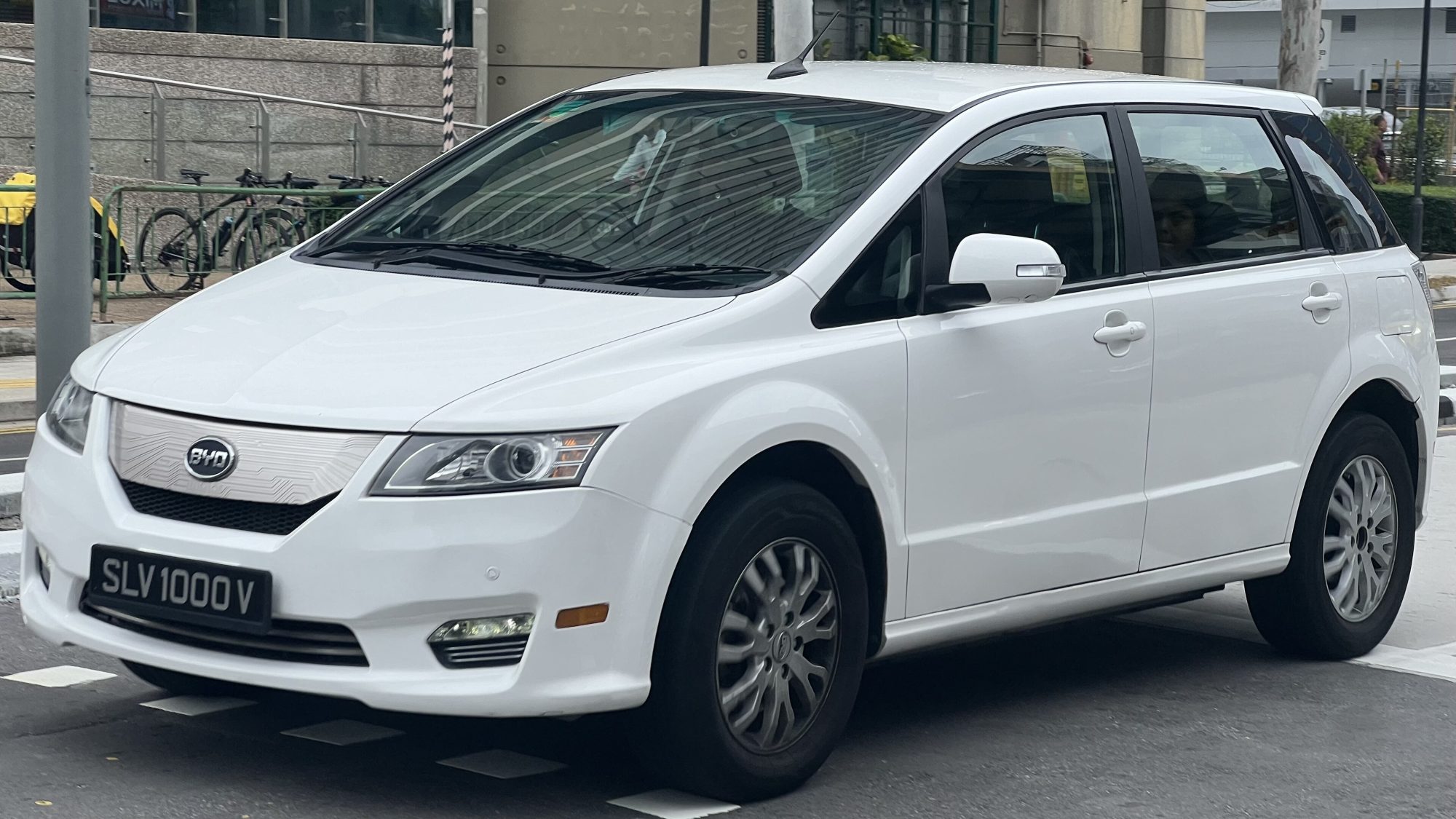 BYD e6