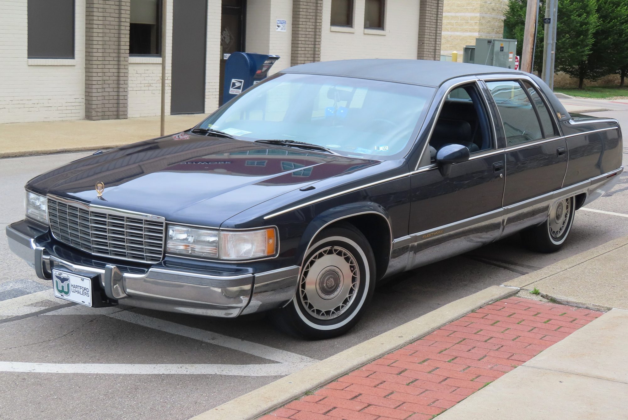 Cadillac Fleetwood, front view