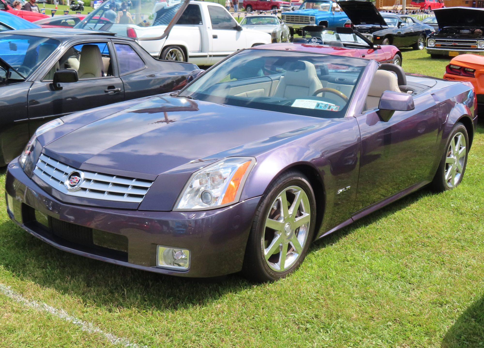 Cadillac XLR, front view