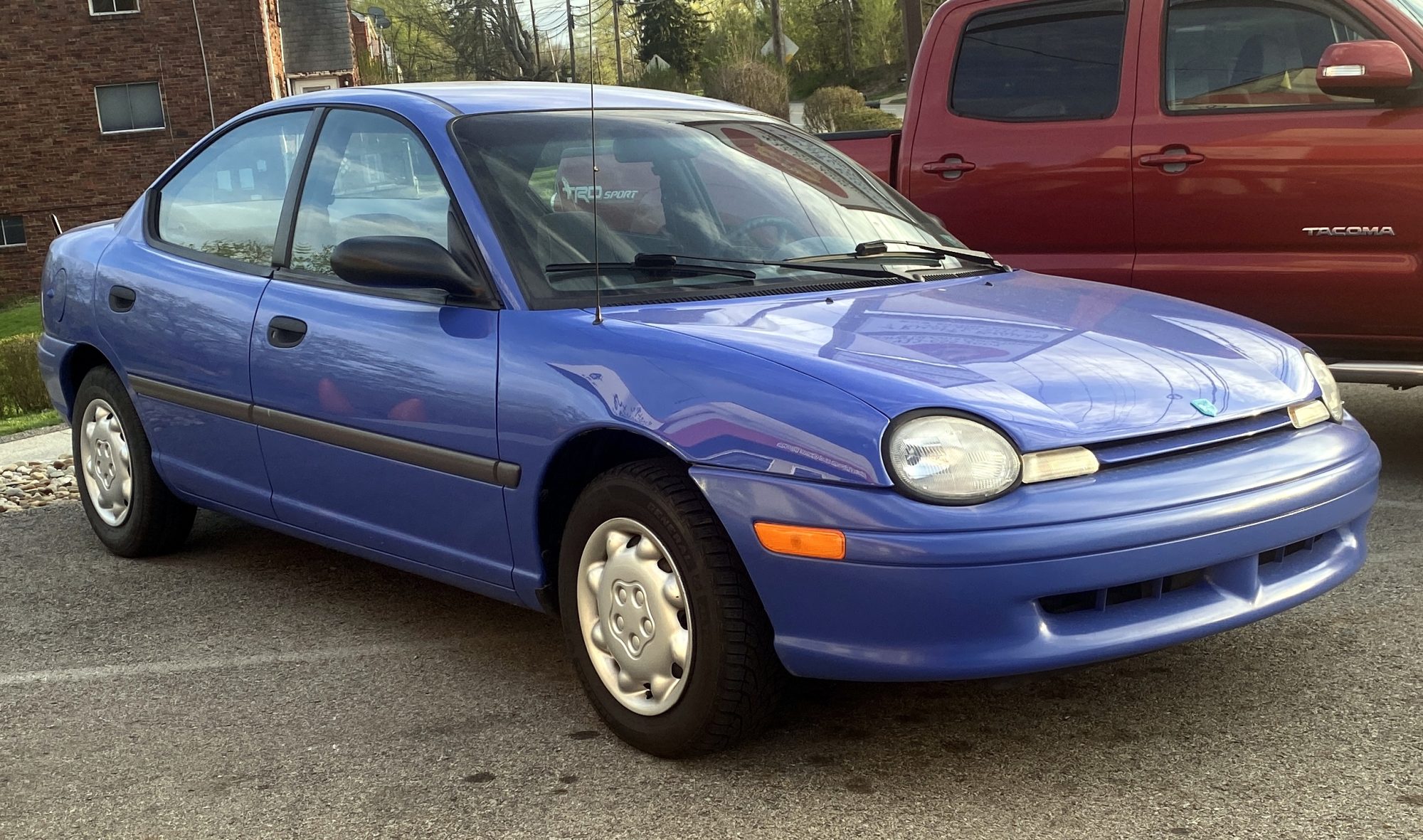 Dodge Neon, front view