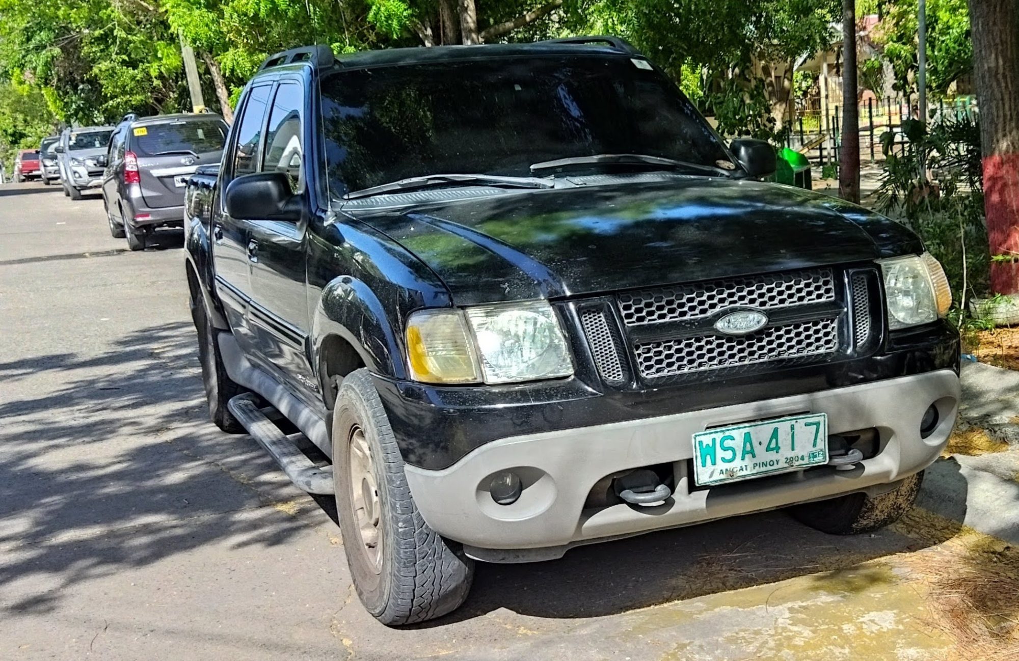 Ford Explorer Sport Trac, front view
