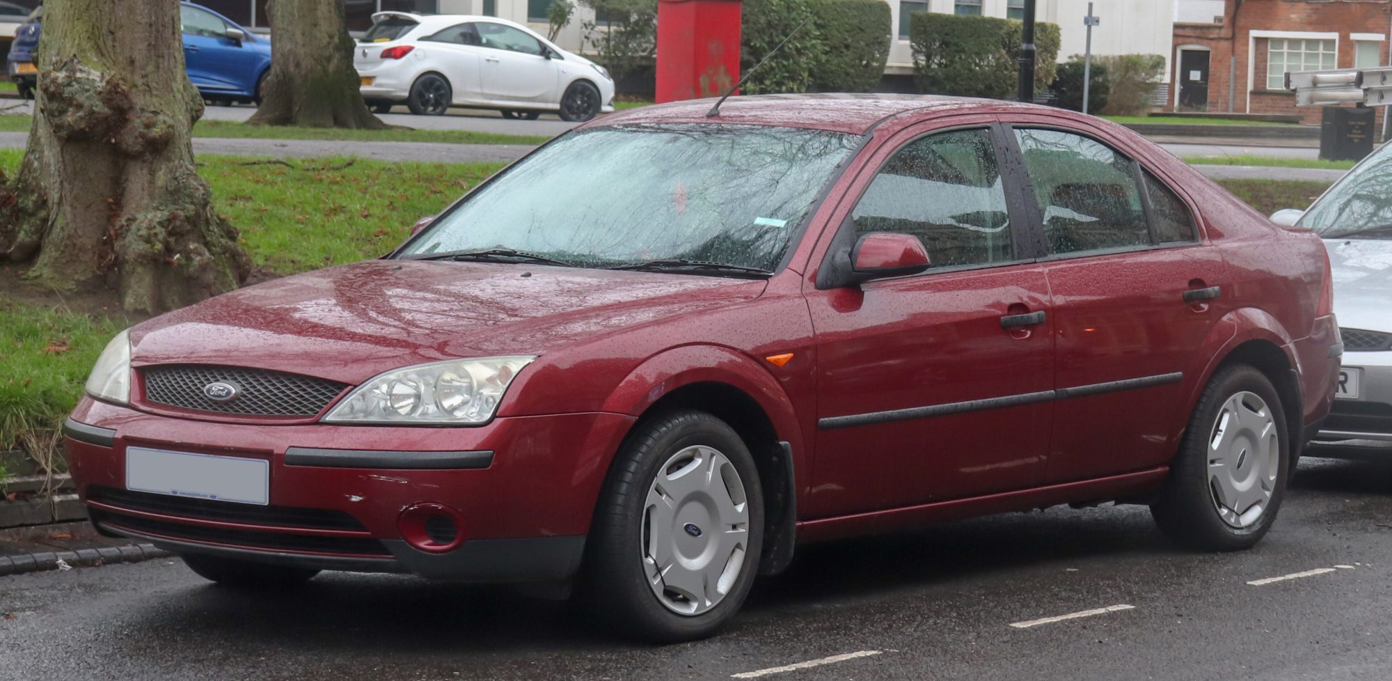 Ford Mondeo, front view