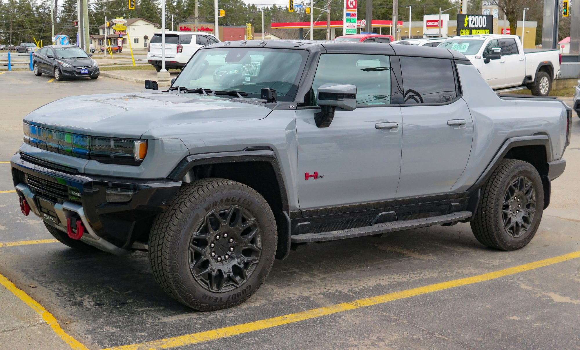 GMC Hummer EV, front view