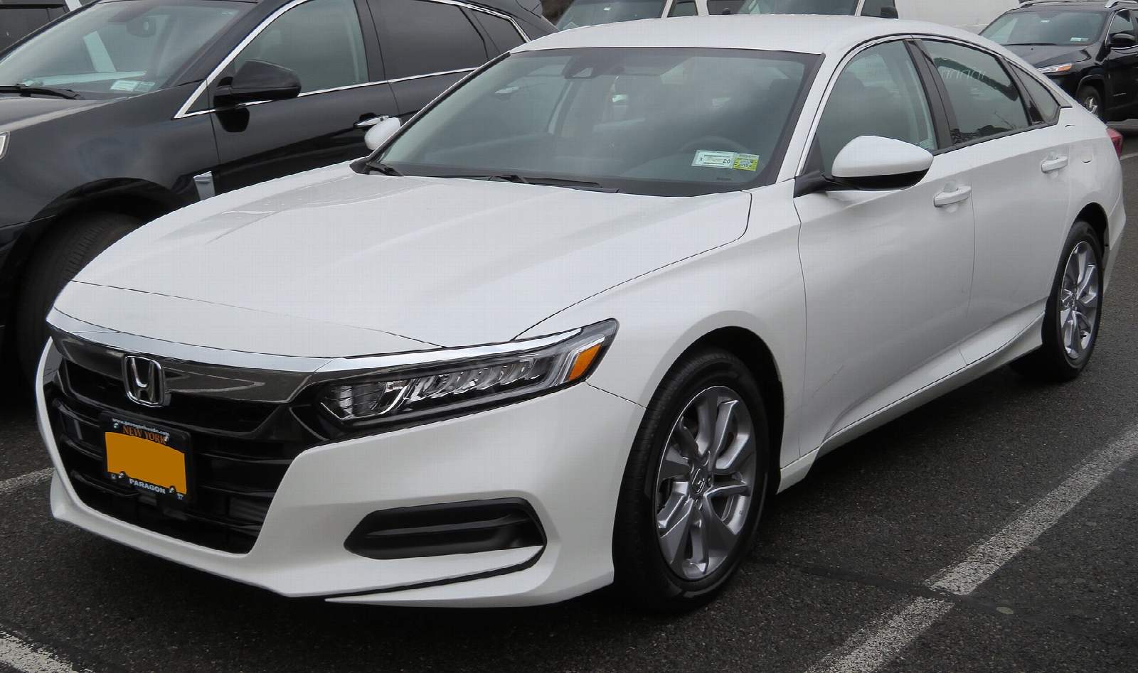 Honda Accord (tenth generation), front three-quarter view
