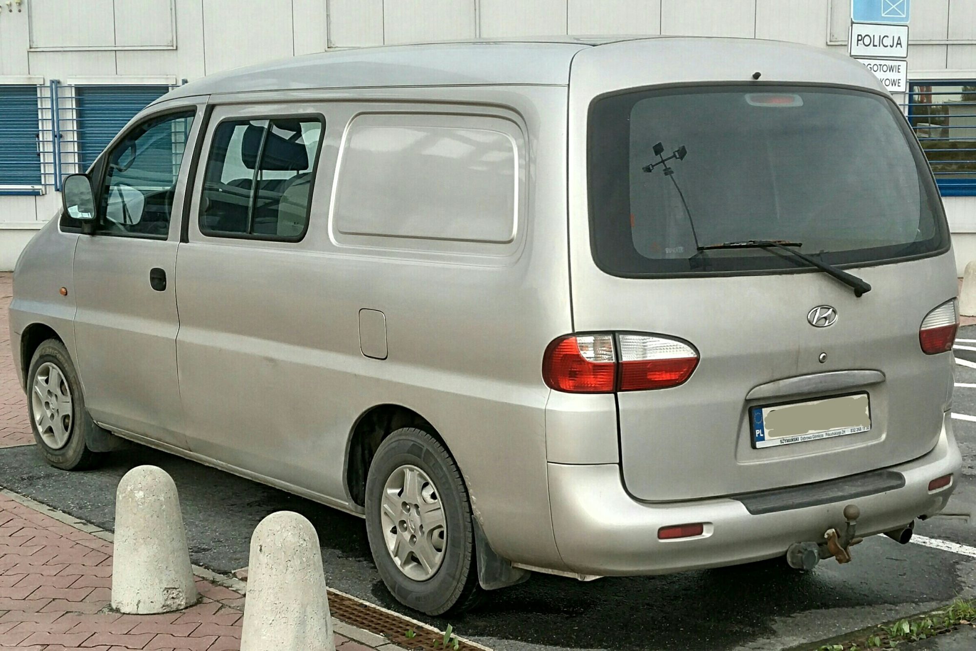 Hyundai H-1