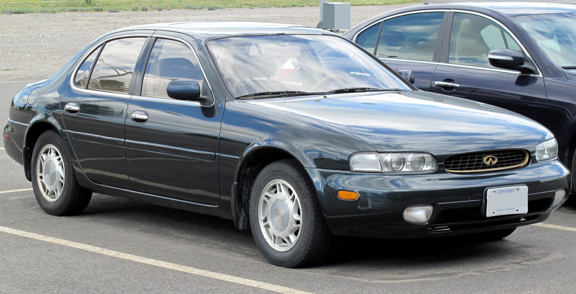 Infiniti J30, front view