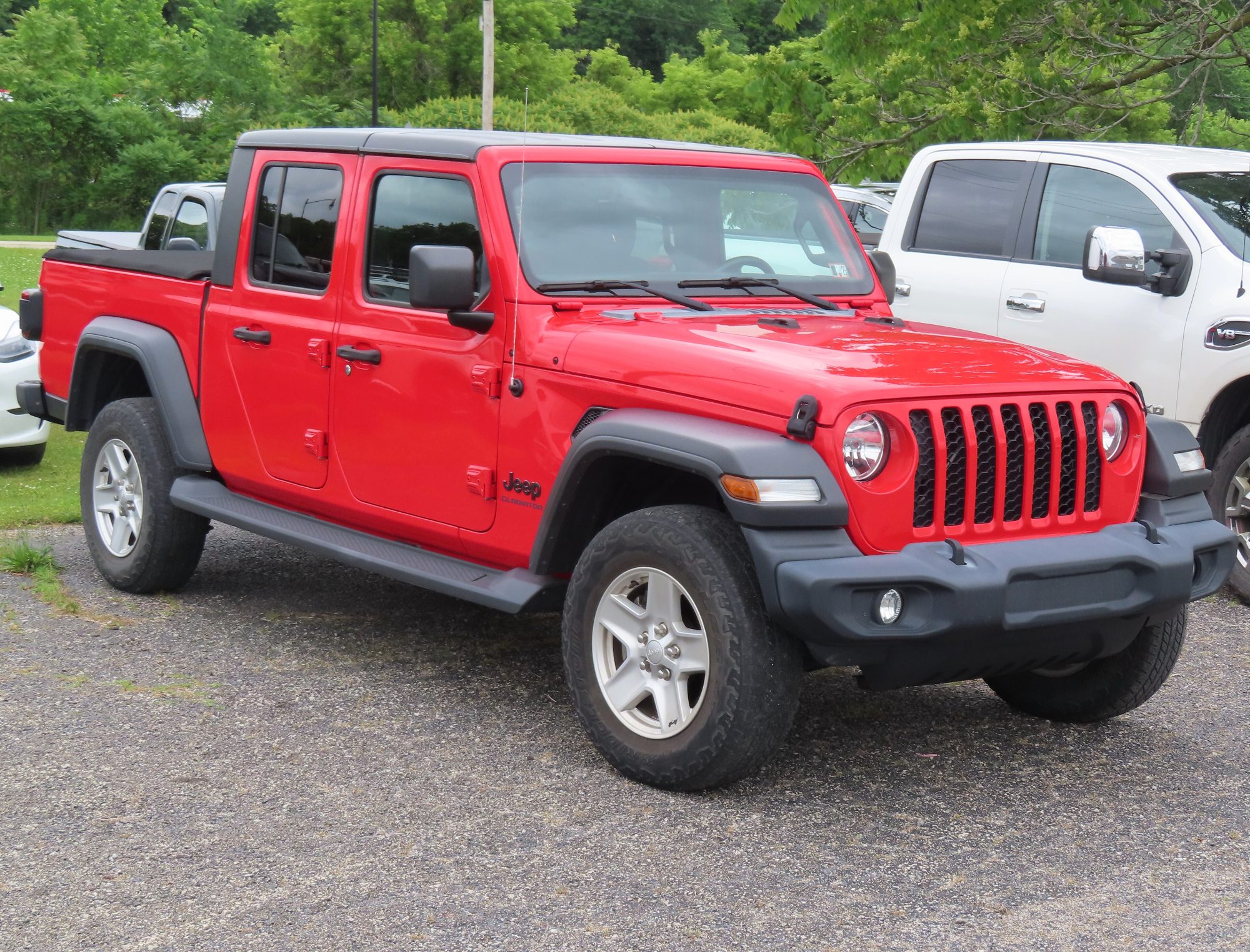 Jeep Gladiator, front view