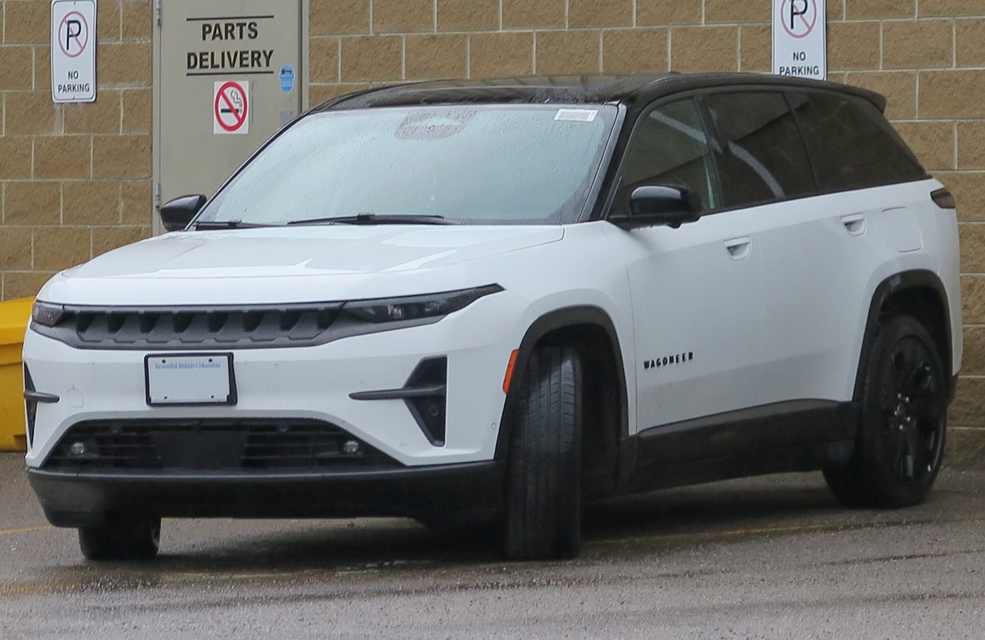 Jeep Wagoneer S, front view