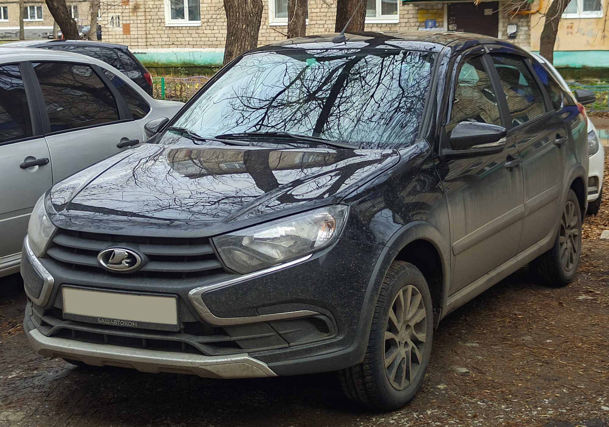 Lada Granta, front view