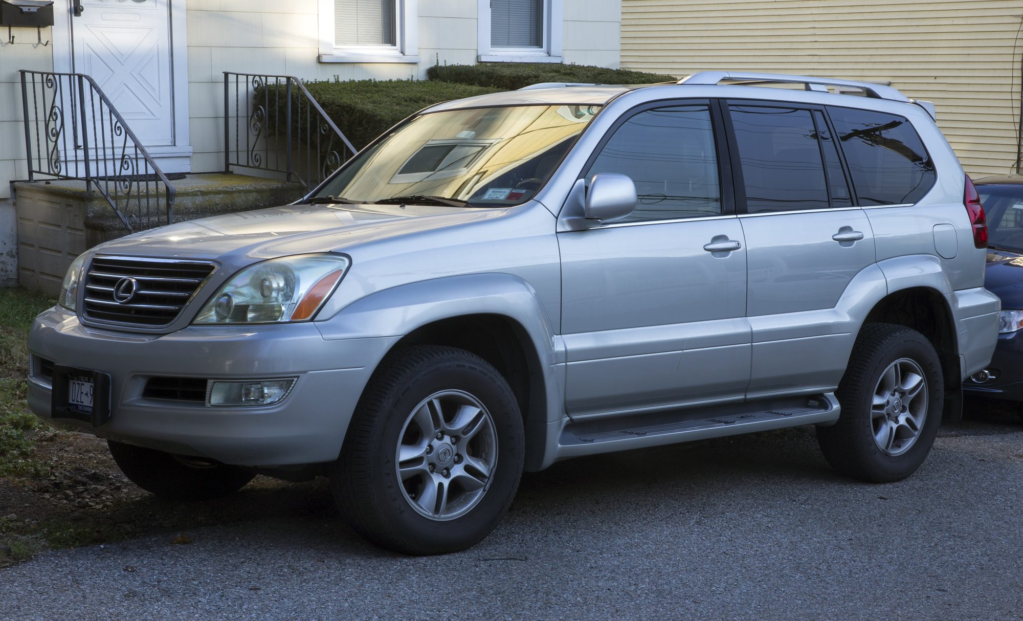 Lexus GX, front view