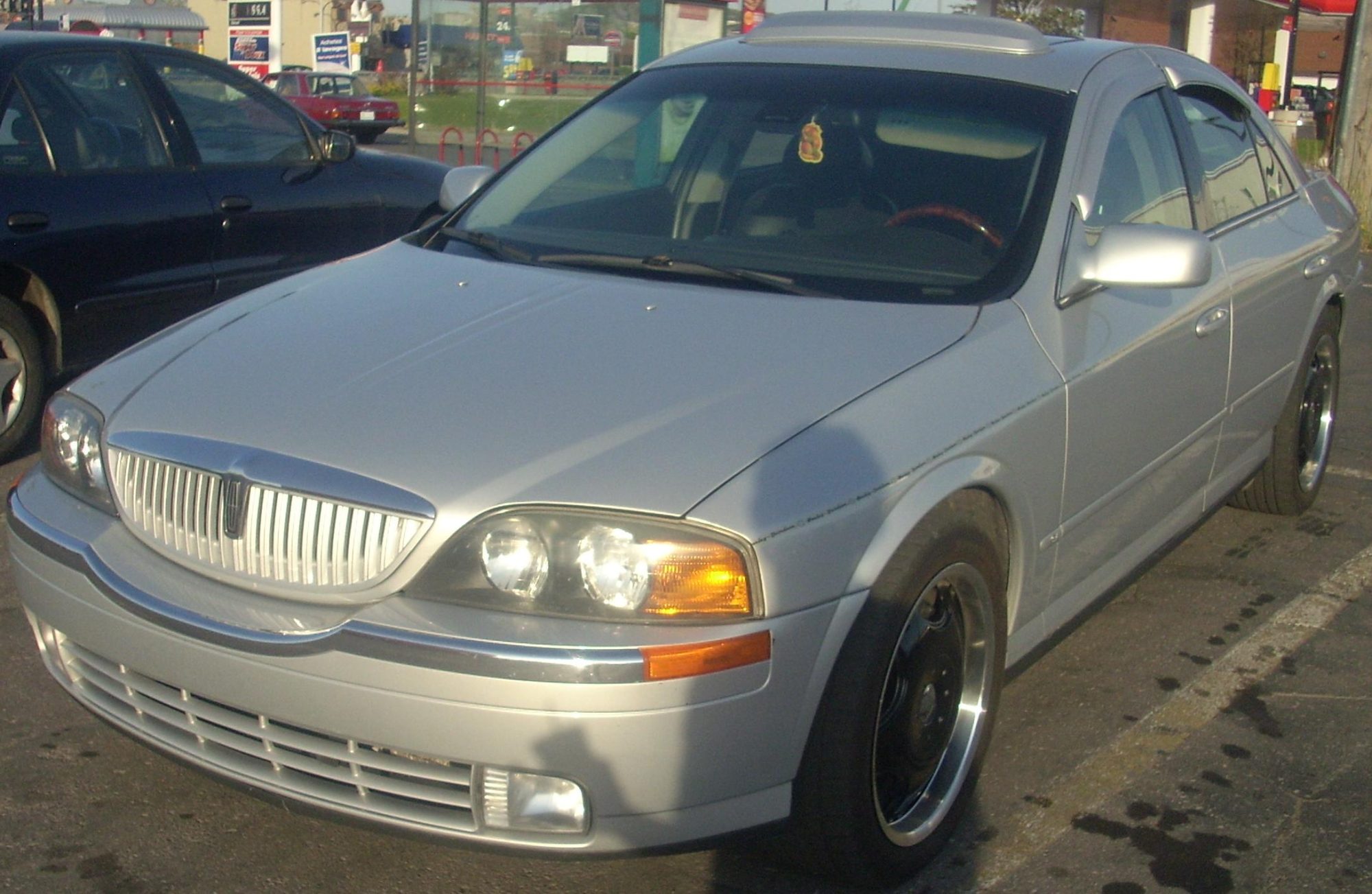 Lincoln LS, front view