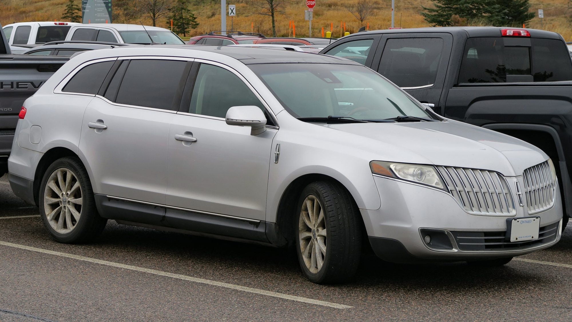 Lincoln MKT, front view