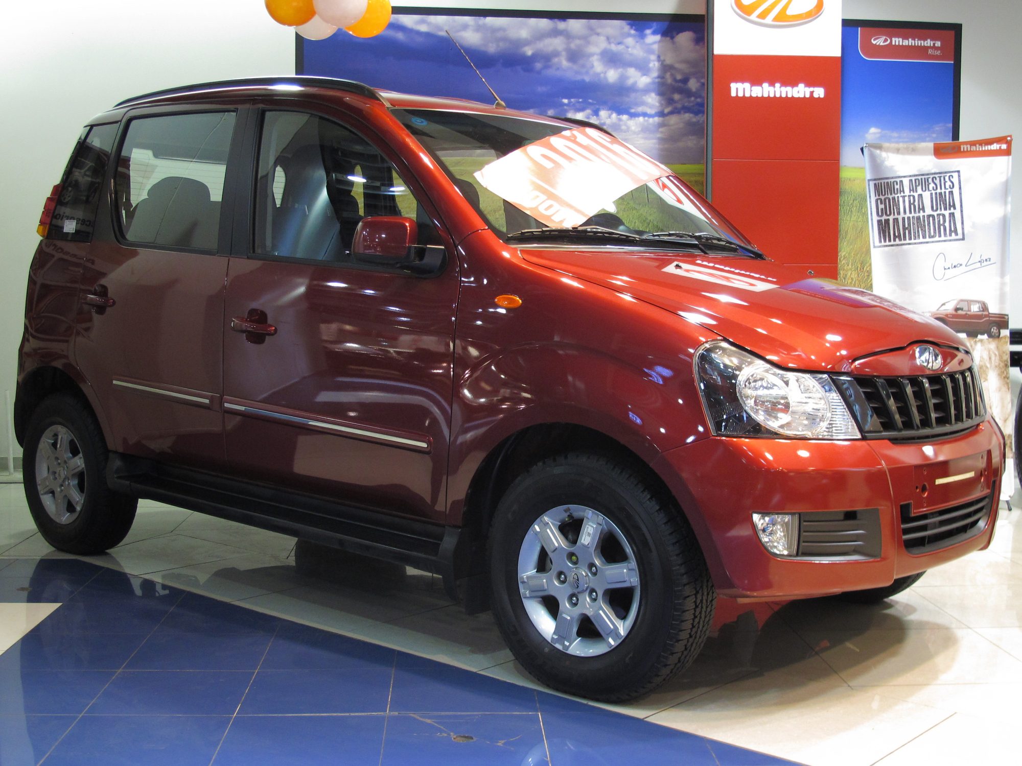 Mahindra Quanto C8