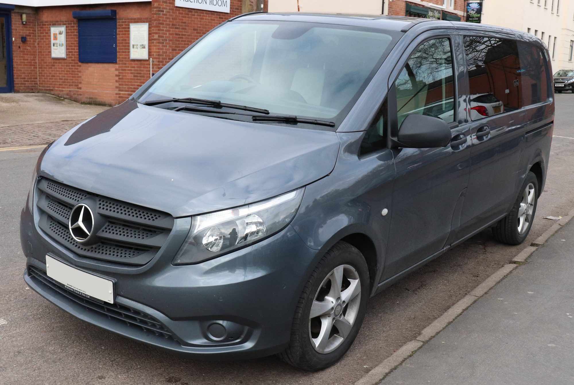 Mercedes-Benz Vito, front view
