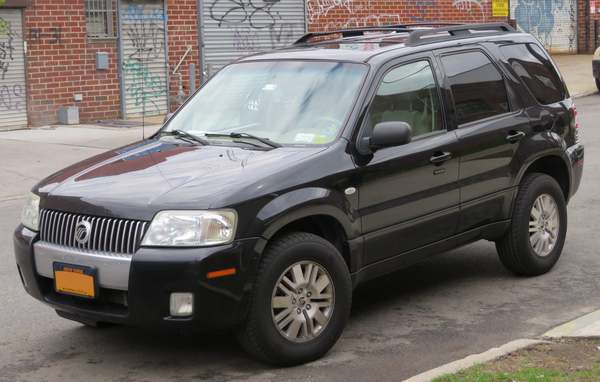 Mercury Mariner, front view