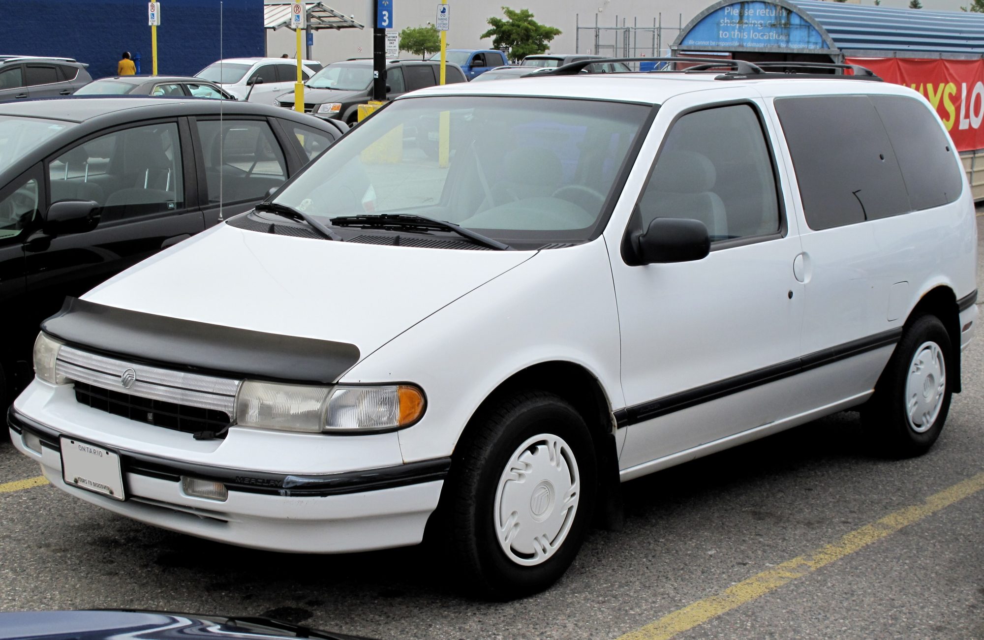 Mercury Villager, front view