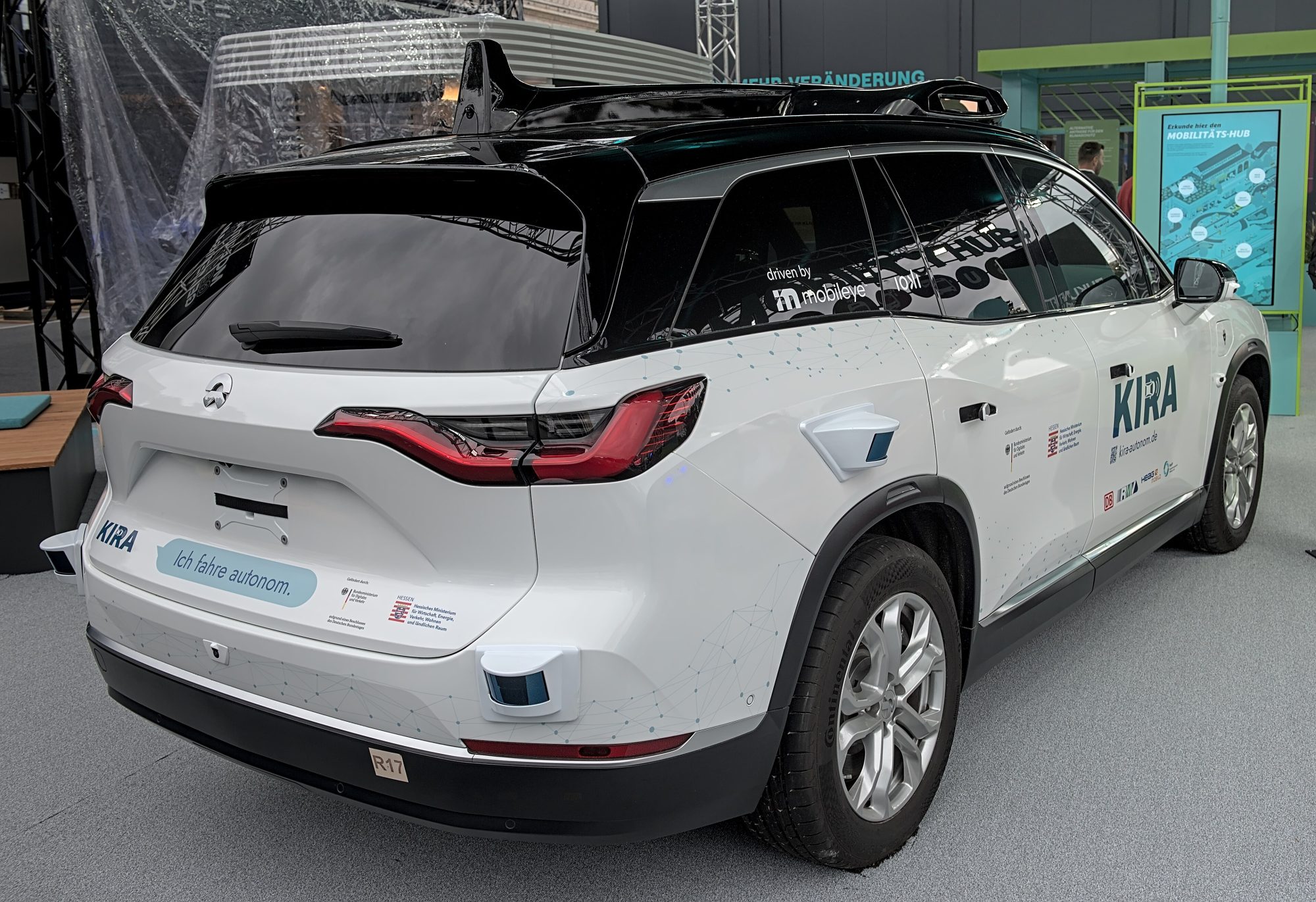 NIO ES8