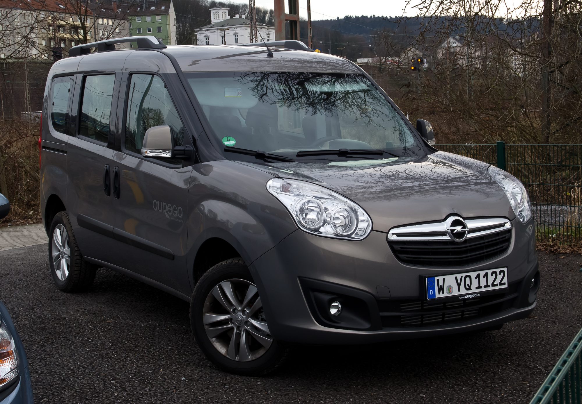 Opel Combo, front view