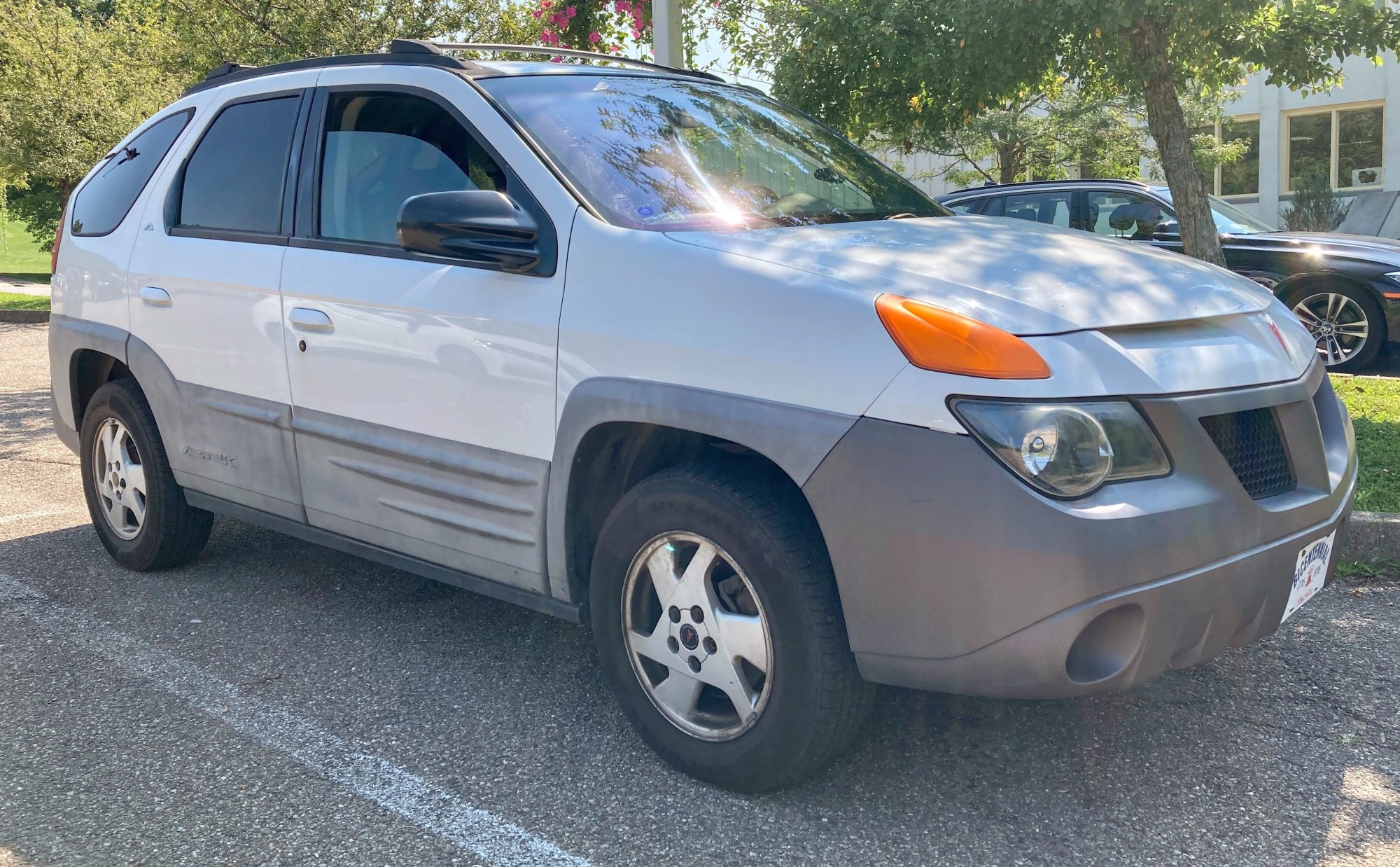 Pontiac Aztek, front view