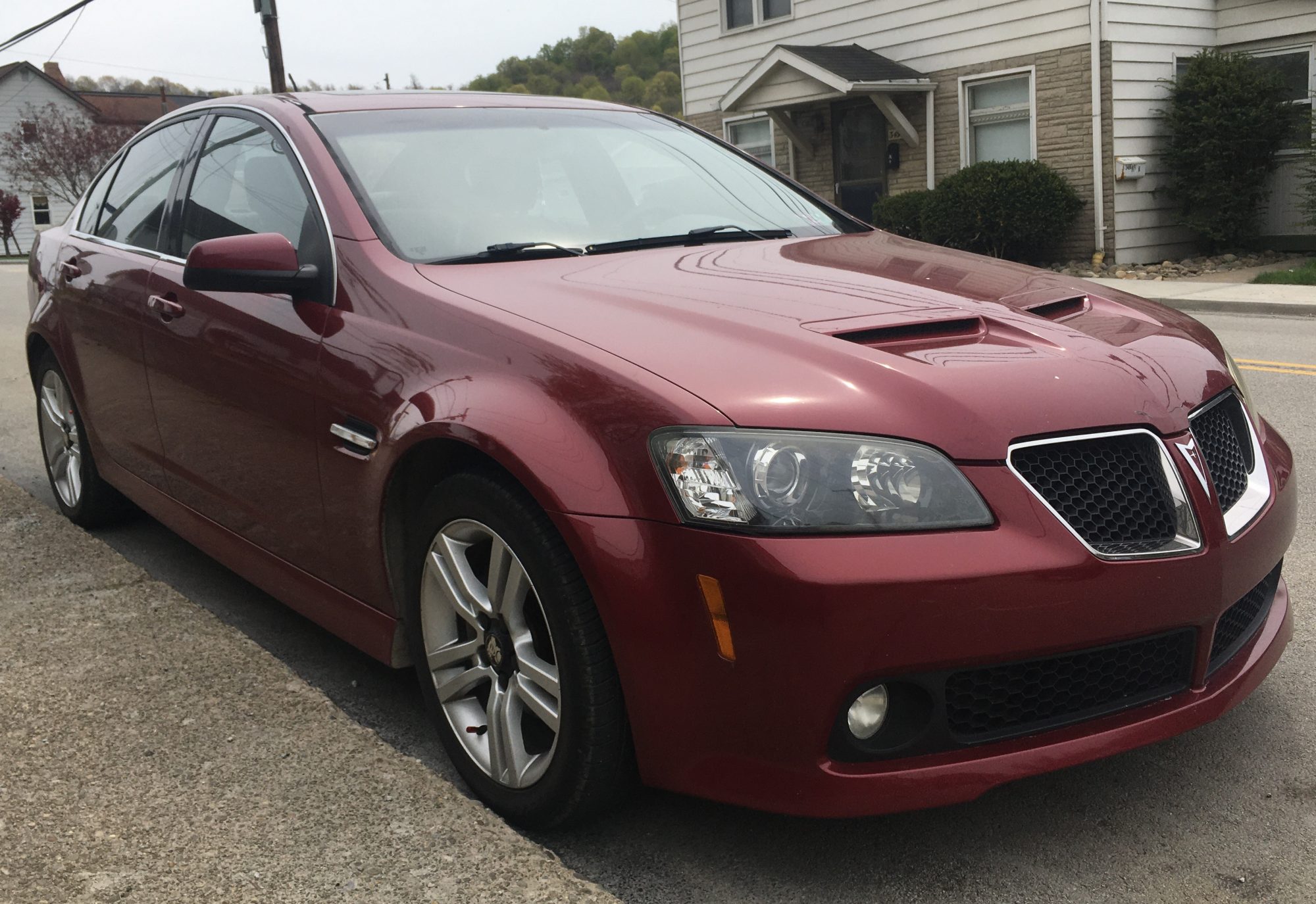 Pontiac G8, front view