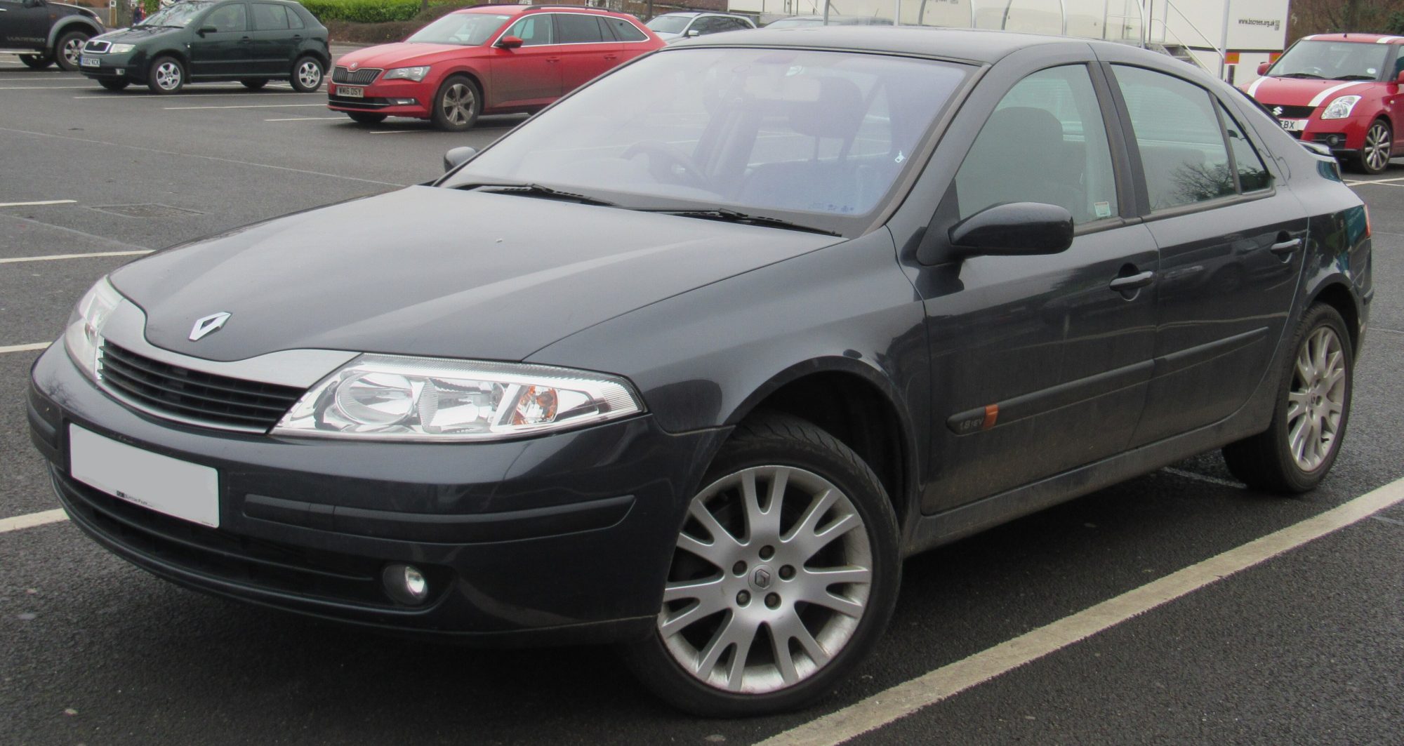 Renault Laguna, front view