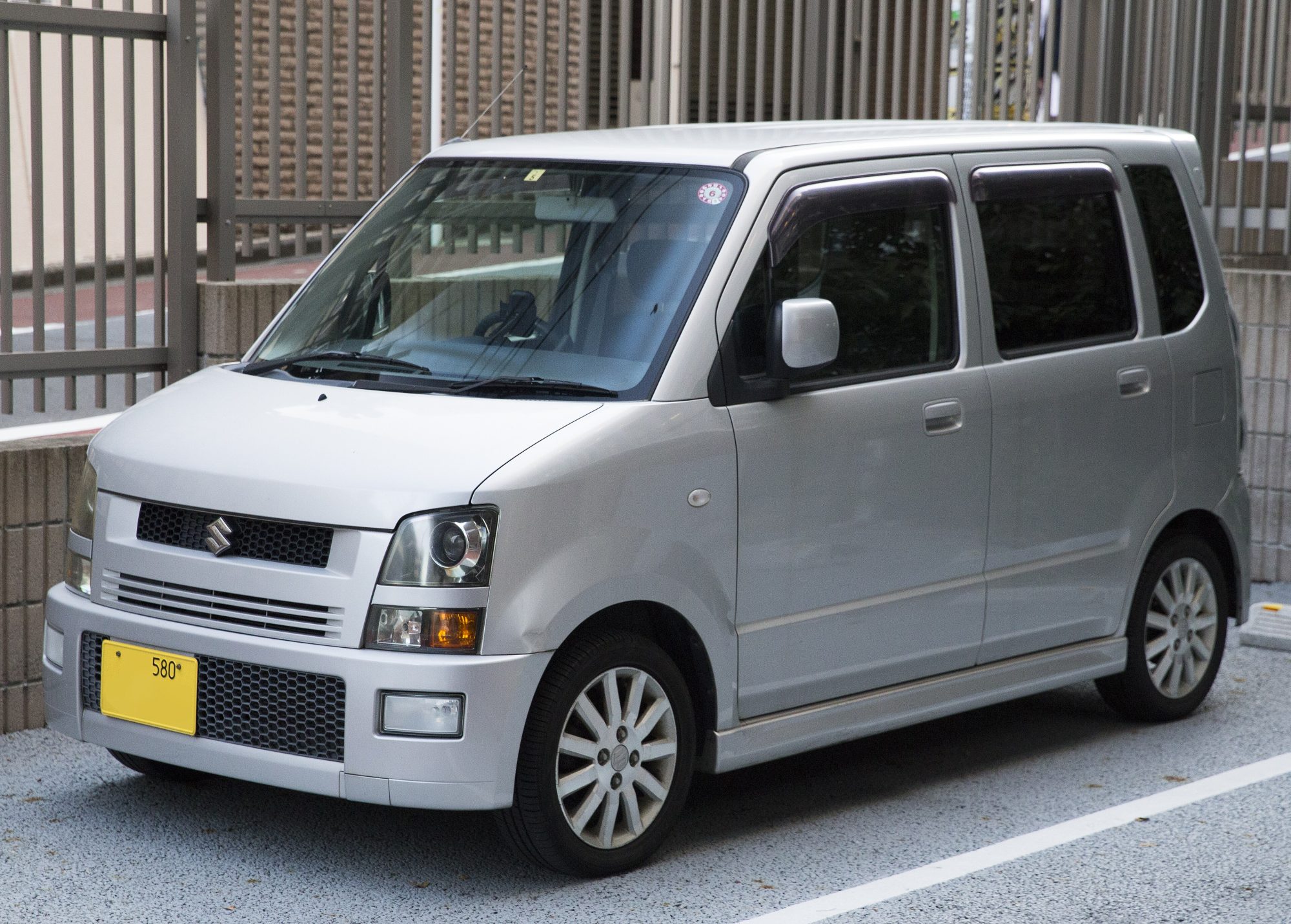 Suzuki Wagon R, front view