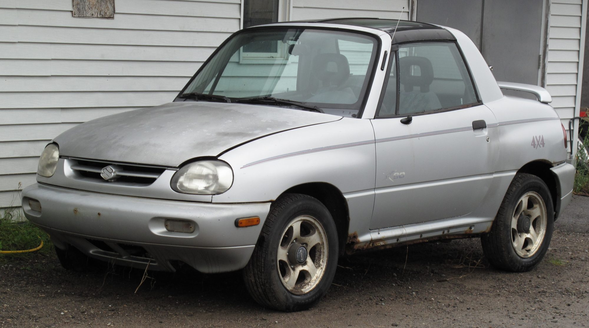 Suzuki X-90, front view
