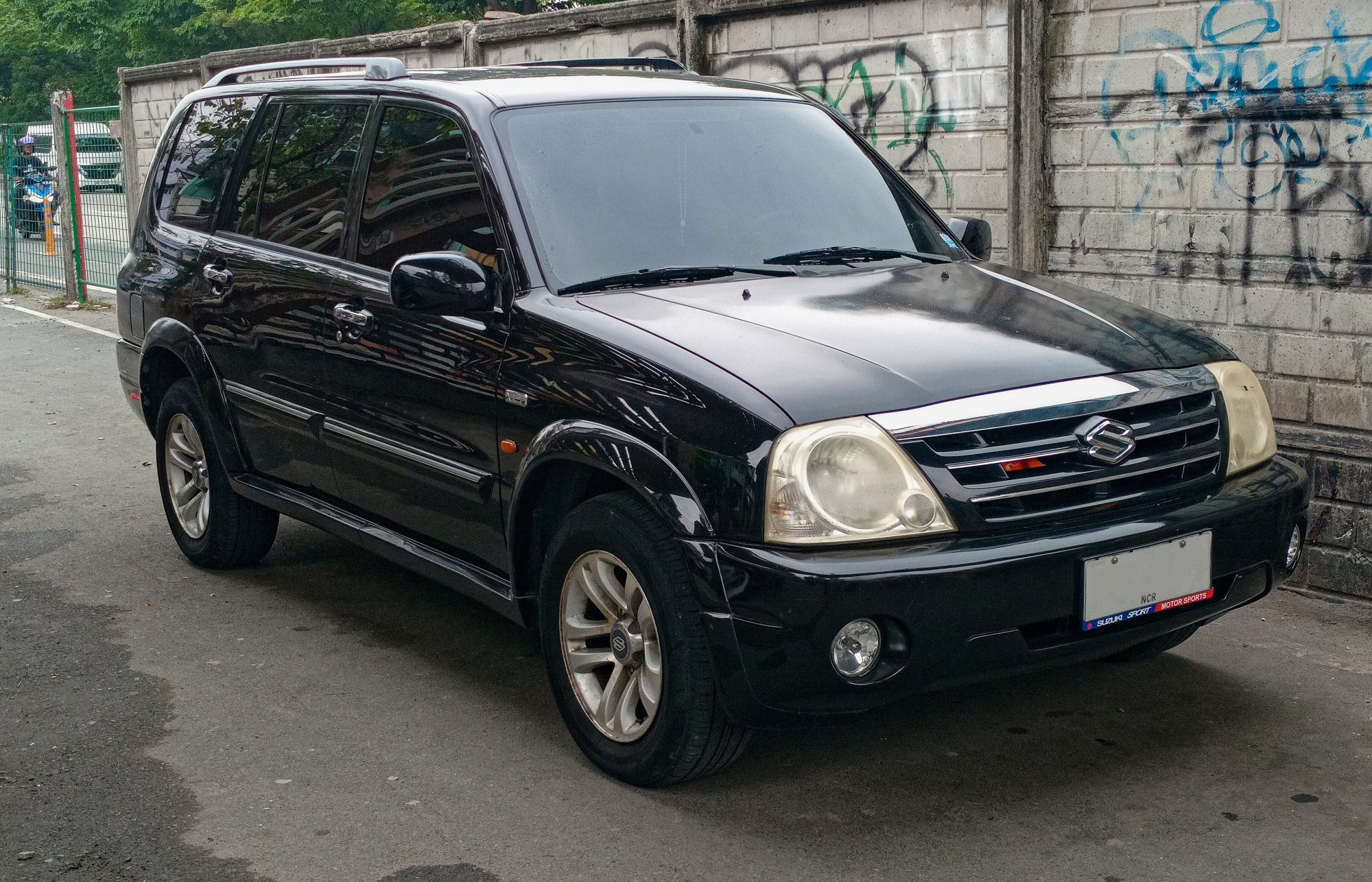 Suzuki XL7, front view