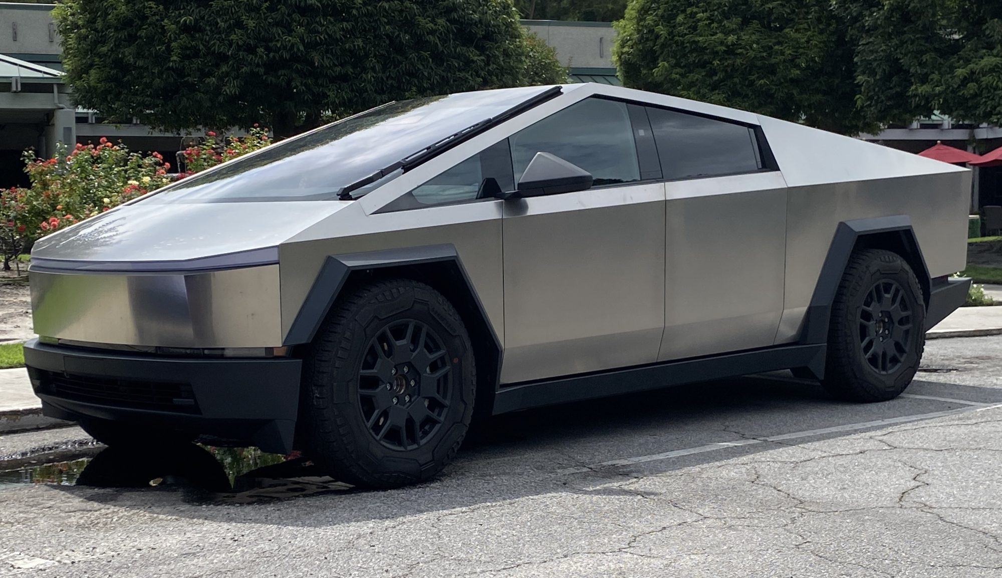 Tesla Cybertruck, front view