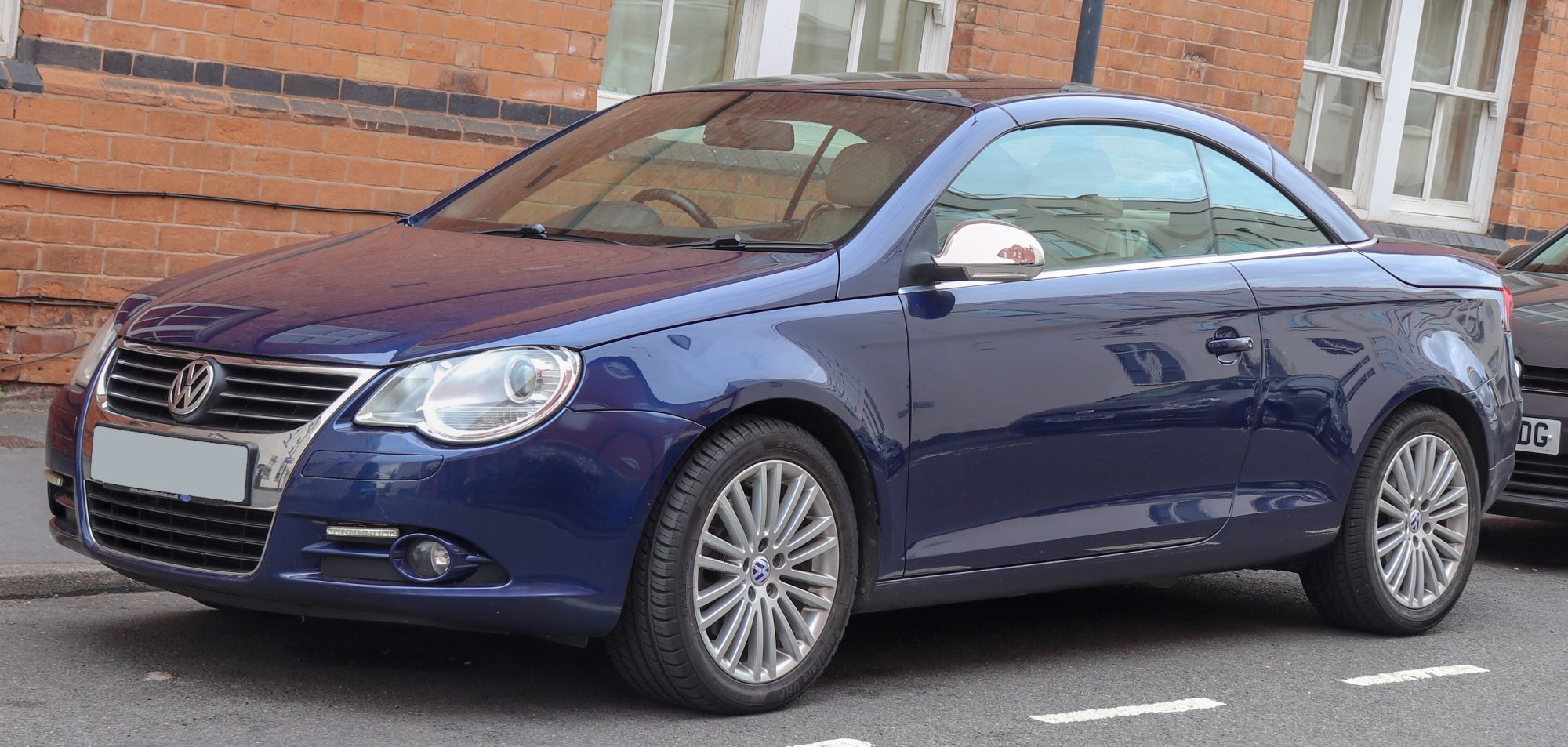 Volkswagen Eos, front view