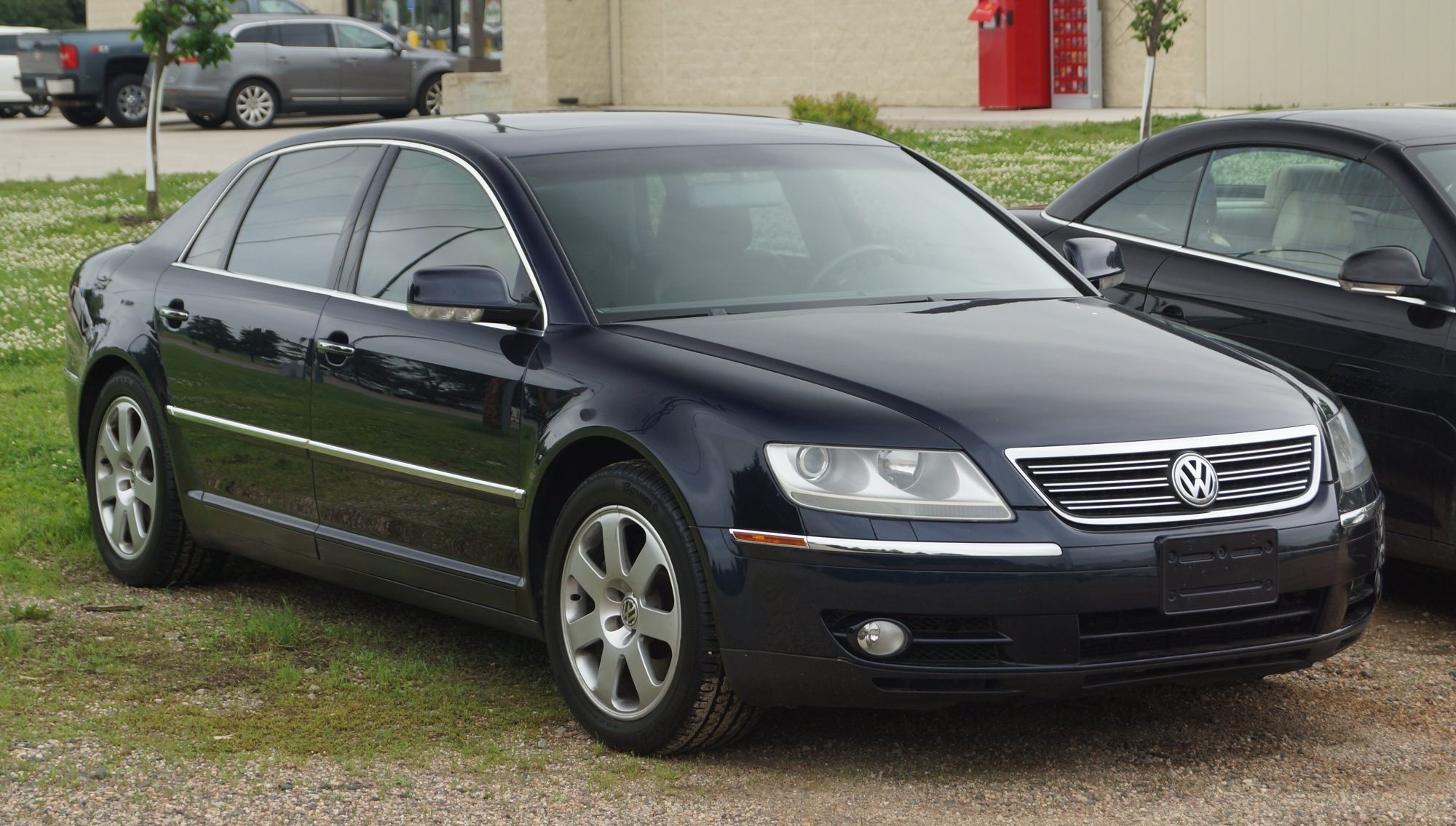 Volkswagen Phaeton saloon