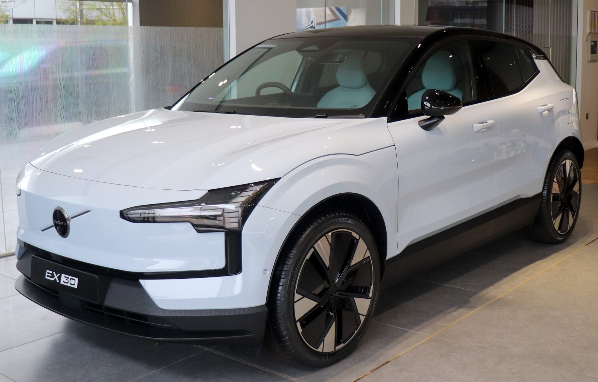Volvo EX30, front view